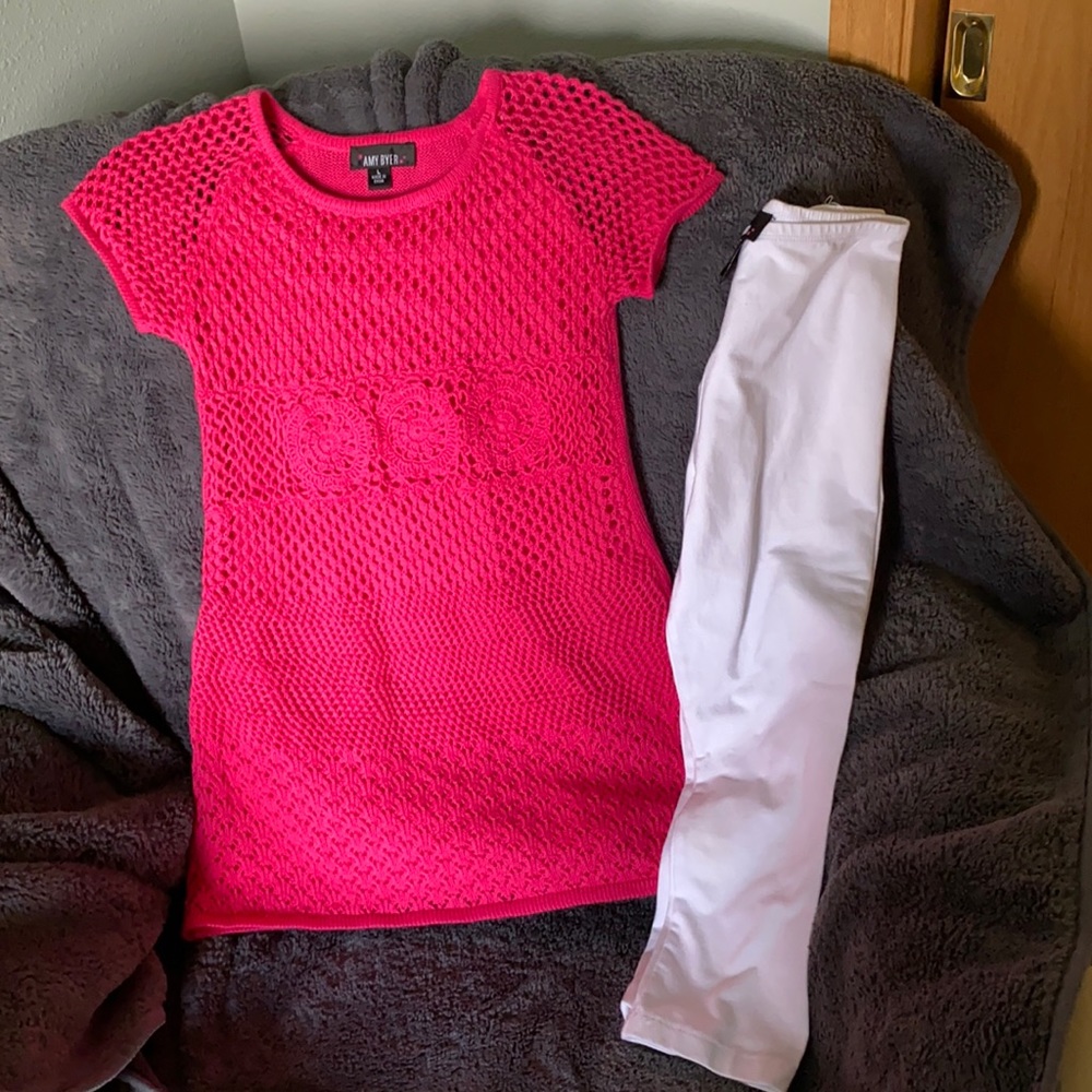 Girl’s Amy Byer tunic and leggings